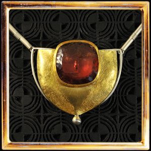 Rubelith-Collier, 100 ct, 750 Gelbgold, 999 Feingold, Sterlingsilber